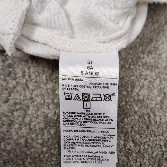 Old Navy Girls' Pull On Shorts Cotton Size 5T Cream Smocked Waist Beach Toddler - Picture 5 of 5